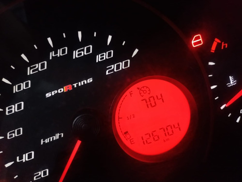 Imagem 14 de 25 de Fiat Uno 1.4 Evo Sporting 2012