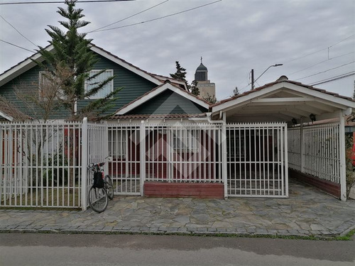 Casa En Venta De 3 Dorm. En Maipú