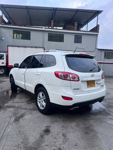 Diésel, Cilindraje 2.2, Con Turbo, 7 Pasajeros, Llantas Nuev