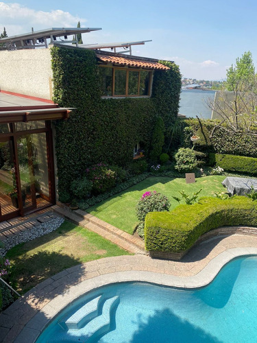 Casa En Venta En Lomas De Bezares