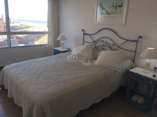 Imagen 11 de 28 de Apartamento En Venta En Punta Del Este, Mansa, Frente Al Mar! - Punta Del Este Peninsula