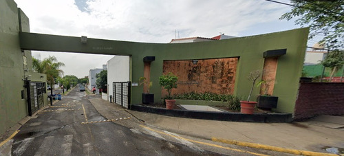 Casa En Remate Bancario En Cond. Monte Urales, Los Olivos Residencial, Tlaquepaque, Jalisco (60% Descuento, Excelente Plusvalía) ¡gran Oportunidad De Inversión! - Sk12