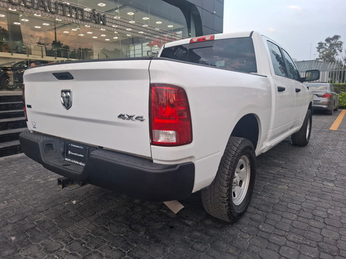 RAM 1500 3.3 V6 XL Crew Cab 4x4 At