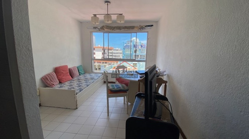Apartamento De 1 Dormitorio En Peninsula A Una Cuadra De La Rambla Mansa.- Ref: 5372