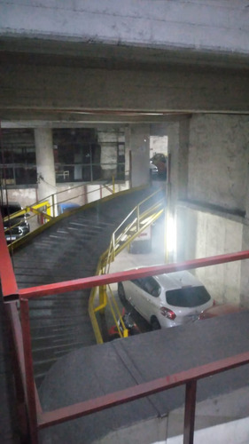 Imagen 5 de 6 de Playa De Estacionamiento Frente A Plaza San Martín