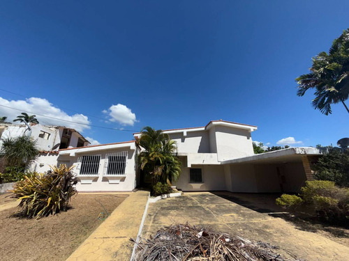 En Venta Casa En Guaparo Calle Cerrada En Valencia