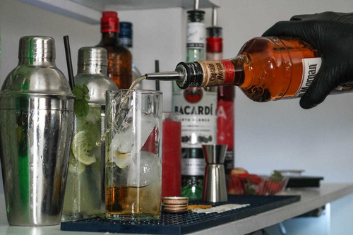 Imagen 7 de 10 de Alquiler De Bar Movil - Servicio De Bartenders - Eventos -