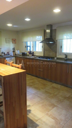 Sobre Rivera - Carrasco - Gran Residencia Con Todas Las Comodidades