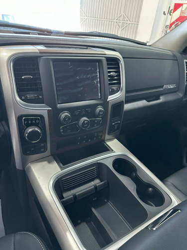 RAM 1500 5.7 Laramie Nigth Edition