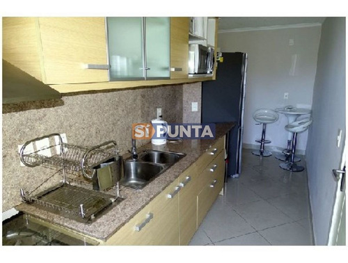 Imagen 4 de 24 de Apartamento Con 3 Dormitorios En Alquiler