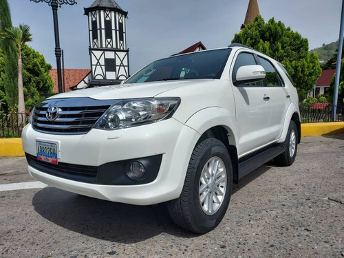 Imagen 5 de 13 de Toyota Fortuner