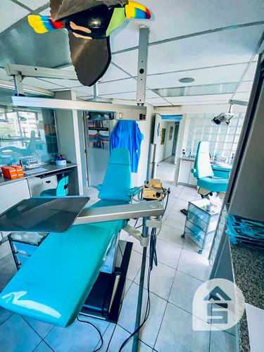 Clinica Dental En Las Condes: Equipada Con Llave En Mano