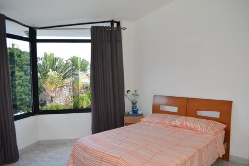 Imagen 11 de 30 de Se Vende Bella Casa De 3 Niveles Nisperos Valencia Atc-552 04125067379 04244900499