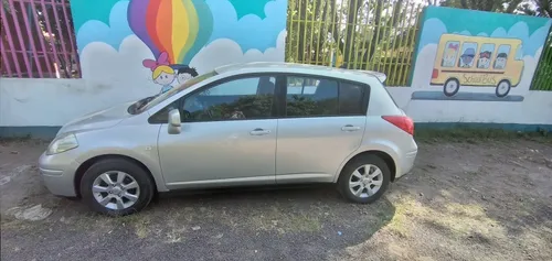 Nissan tiida hb 1.8 Emotion Mt