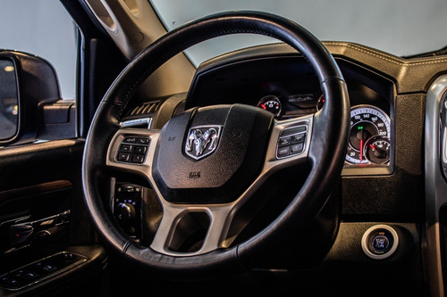 Imagen 15 de 24 de Ram 1500 5.7 V8 Laramie 4x4 2015 Negro