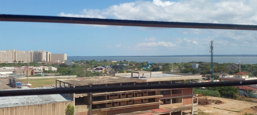 Imagen 8 de 13 de Judithe.hermoso Apartamento Amoblado En La Av.milagro Mcbo