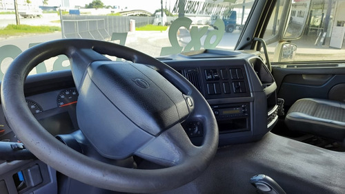 Imagem 5 de 12 de Cavalo 6x2 Teto Alto Completo Automatico Volvo Fm370 Trucado