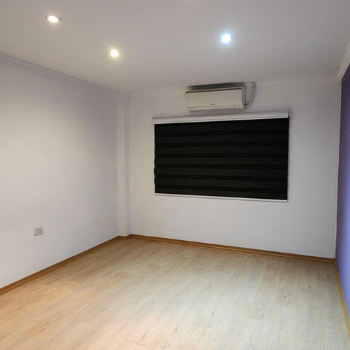 Casa En Venta - 4 Dormitorios 3 Baños - Cochera - 310mts2 - Morón