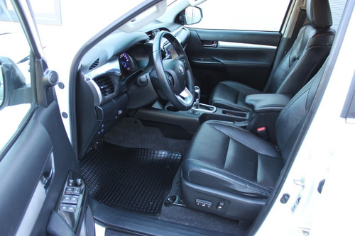 Toyota Hilux 2017/ 4x4 / 58 000 Km Automático