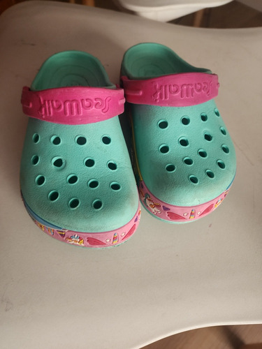 Crocs Nena Como Nuevas Sandalias De Goma Talle 25/26