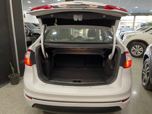 Imagen 8 de 11 de Ford Fiesta 1.6l S Plus