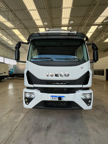 Tector 31-300 Branco 2023 Com Carroceria De Madeira 8x2