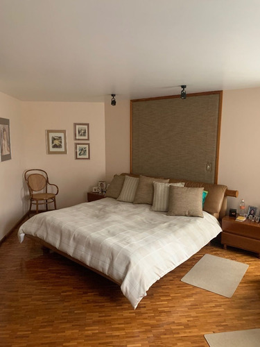 Casa En Venta Con 5 Recámaras Y Jardín, En Paseo De Las Lomas Santa Fe