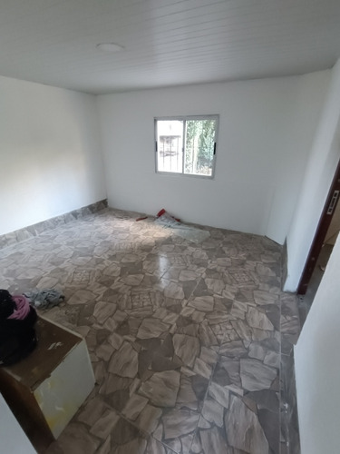 Casa 4 Dormitorios Con Parrillero Y Gran Terreno.