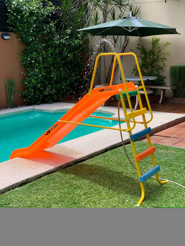 Combo Sube Baja Tobogan 4 Escalones Agua Pileta Pvc Vxplay Color Verde
