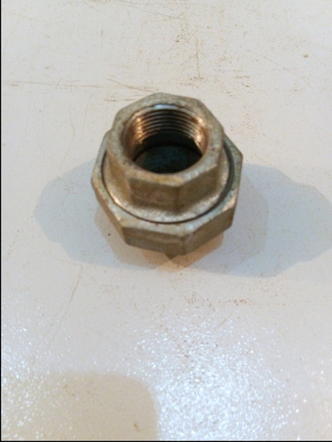 Unión Universal Galvanizada De 3/4 En Oferta (Usado)