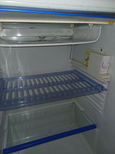 Heladera Lacar Bajo Mesada Blanco (Usado)