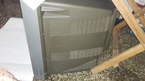 Imagen 4 de 10 de Televisor Rca Usado, Con Control Remoto