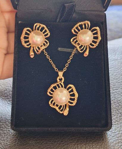 Juego Set Collar + Aretes Perlas Con Estuche Nuevo