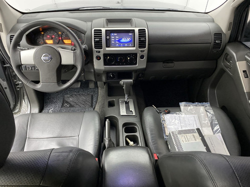 Imagen 20 de 25 de Nissan Navara High Lujo Le 2.5 Turbo