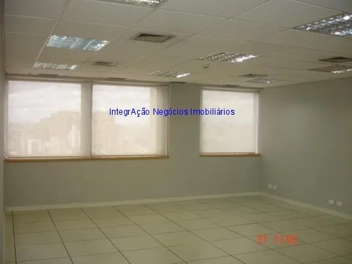 Imagem 3 de 11 de Conjunto Comercial 79m², 02 Banheiros E 01 Vaga Na Garagem. Condomínio Com Recepção E Segurança 24hrs. Excelente Localização - 21110909 - 70278154