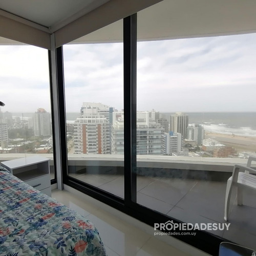 Apartamento En Venta, Piso Alto Con Vista Al Mar - Ref: 740