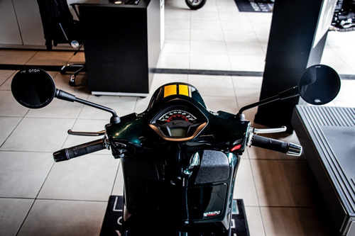 Imagen 9 de 25 de Vespa Gts Super 300 Racing Sixties Disponible Ya