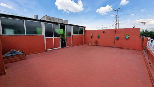 Casa 4 Ambientes Venta Caseros Quincho Terraza