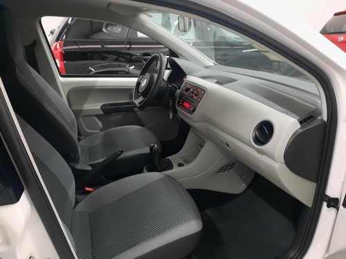 Imagem 8 de 15 de Volkswagen Up! 2017 1.0 Tsi Move 5p