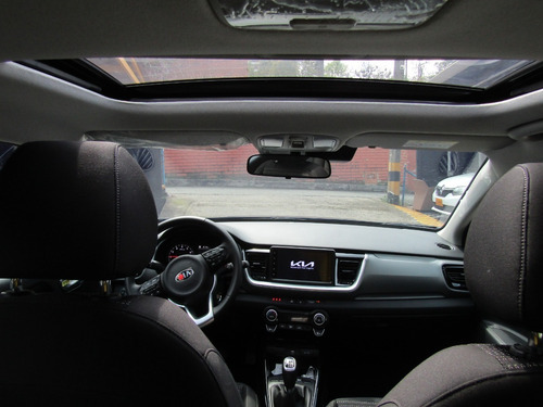 Imagen 11 de 15 de Kia Stonic Zenith Hibrido 1.0 Mod 2022