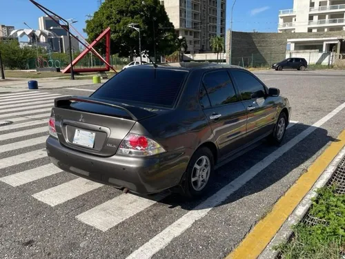Mitsubishi Lancer Glx 2013