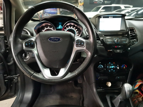 Ford Fiesta 2016 1.6 Hatchback Titanium