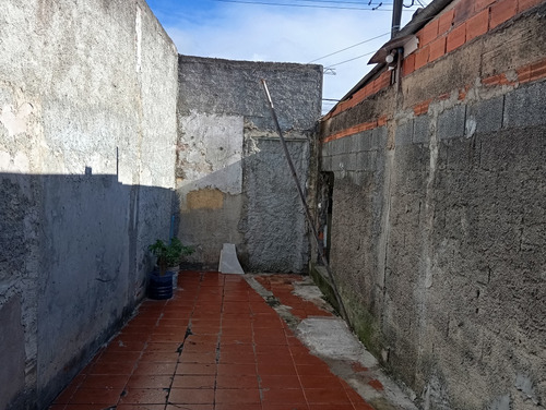 Vendo Sobrado Com 6 Cômodos