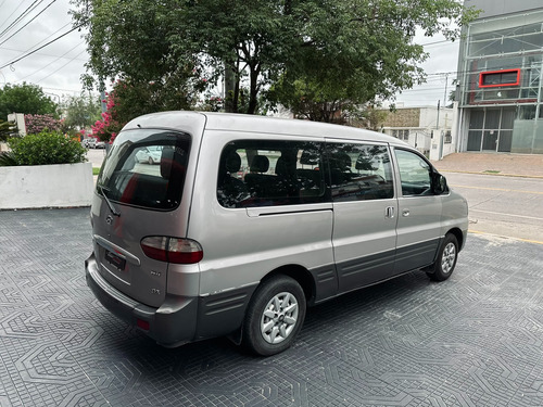 Hyundai H1 2.5 Wagon 12-p Mt Plus