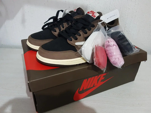 Jordan 1 Travis Scott | Envío gratis