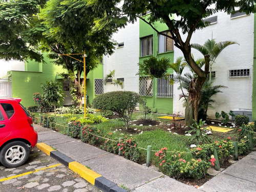 Venta De Apartamento Cali Cambulos  Sur