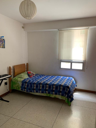 Se Vende Hermoso Y Amplio Apartamento En Cumbres De Curumo. Solo Cliente Directo. (o.a)