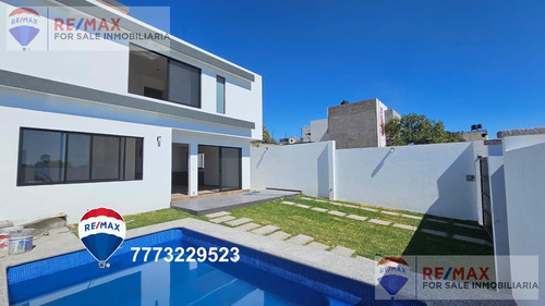 Venta De Casa En Lomas De Cortes, Cuernavaca, Morelosclave 4694