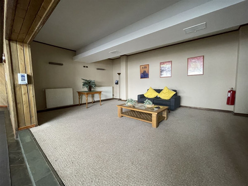 Departamento En Venta De 4 Dorm. En Lo Barnechea Centro Ski