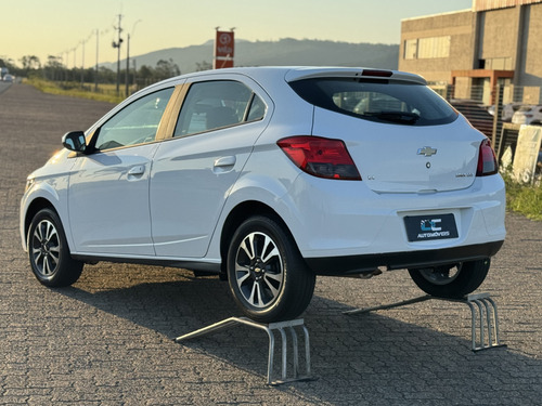Chevrolet Onix ONIX HATCH LTZ 1.4 8V FlexPower 5p Mec.